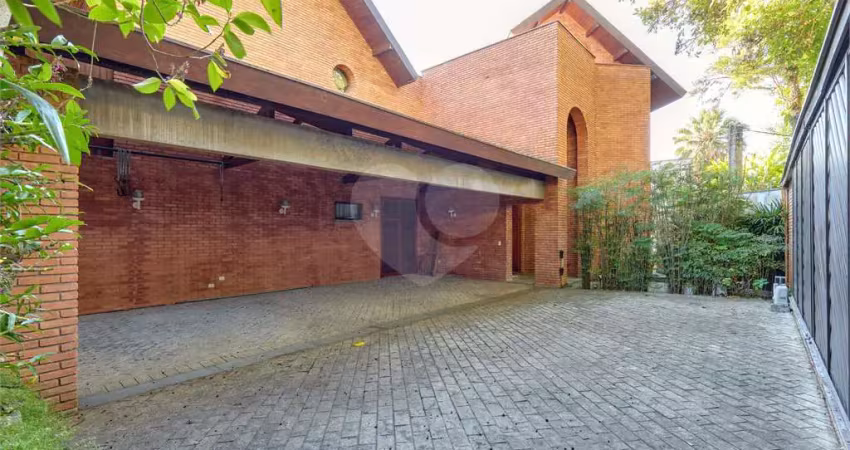 Casa com 5 quartos à venda na Rua Aurelia Perez Alvarez, Alto da Boa Vista, São Paulo