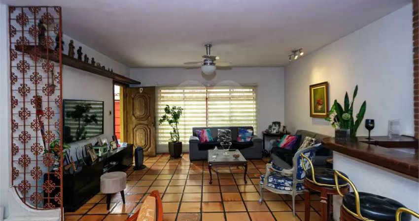 Casa com 3 quartos à venda na Rua Diogo de Quadros, Chácara Santo Antônio, São Paulo