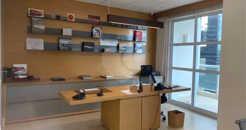 Sala comercial à venda na Avenida Doutor Chucri Zaidan, Chácara Santo Antônio, São Paulo
