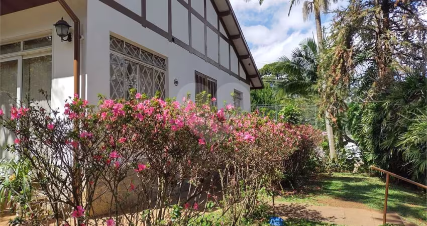 Casa térrea com 5 quartos à venda em Jardim Petrópolis - SP