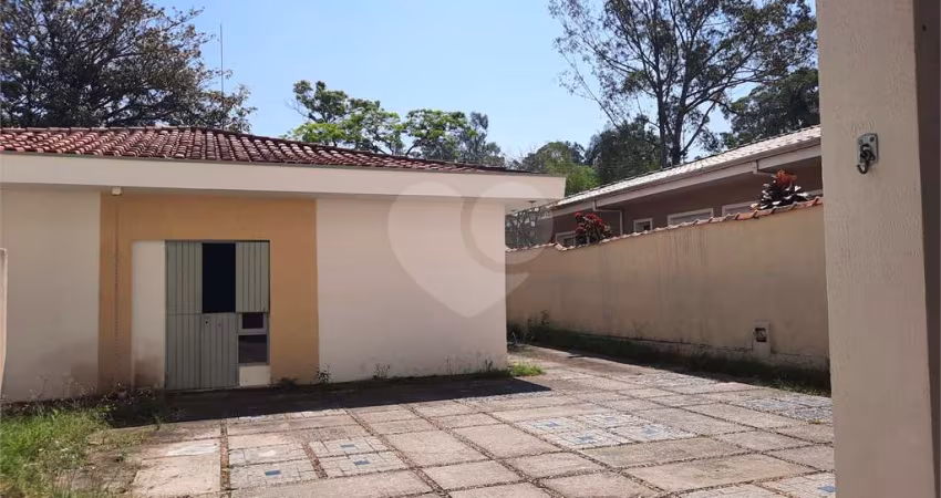Casa térrea com 3 quartos à venda em Jardim Marajoara - SP