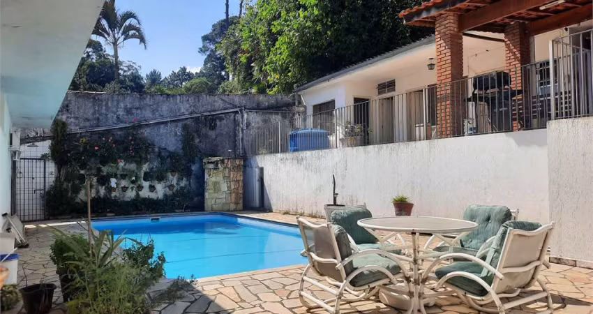 Casa com 4 quartos à venda em Jardim Marajoara - SP