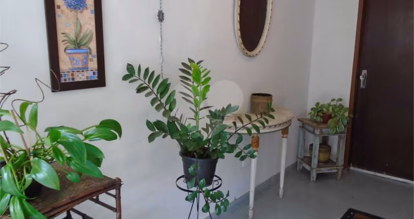 Casa com 3 quartos à venda em Jardim Hípico - SP