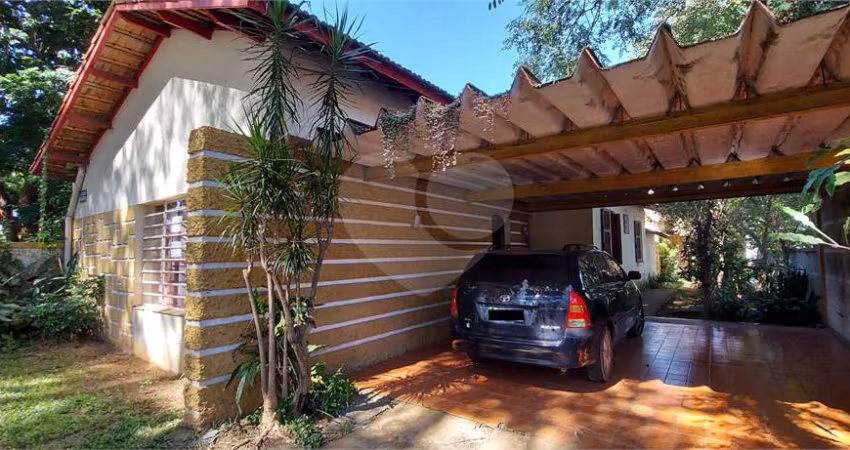Casa térrea com 3 quartos à venda em Vila Anhangüera - SP