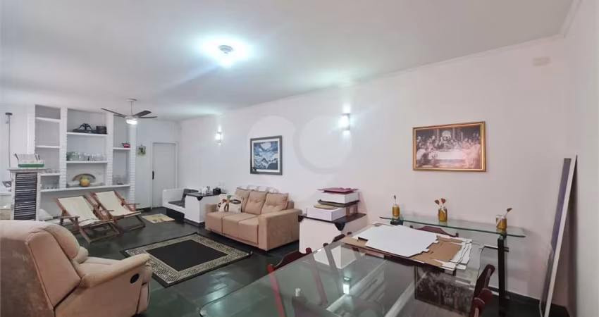 Casa térrea com 4 quartos à venda em Interlagos - SP