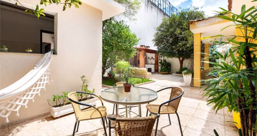 Casa térrea com 4 quartos à venda em Jardim Marajoara - SP