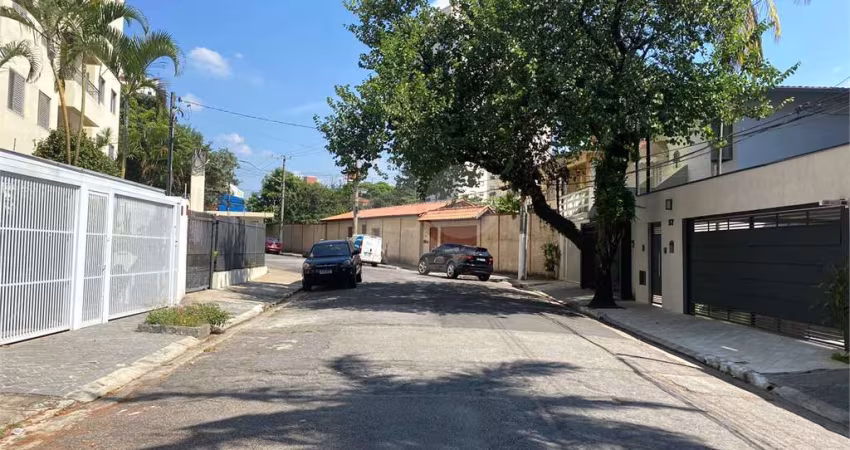 Casa térrea com 4 quartos à venda em Santo Amaro - SP