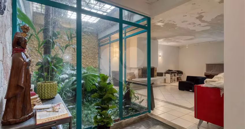 Casa com 3 quartos à venda na Rua Cambé, Alto da Boa Vista, São Paulo