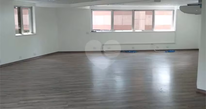 Sala comercial à venda na Rua Funchal, Vila Olímpia, São Paulo