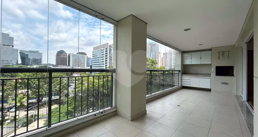 Apartamento com 3 quartos para locação em Santo Amaro - SP