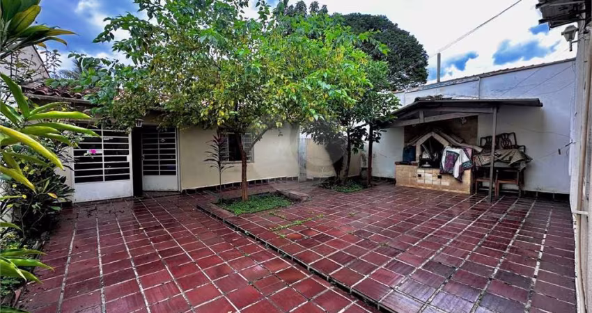 Casa térrea com 3 quartos à venda ou para locação em Brooklin Paulista - SP
