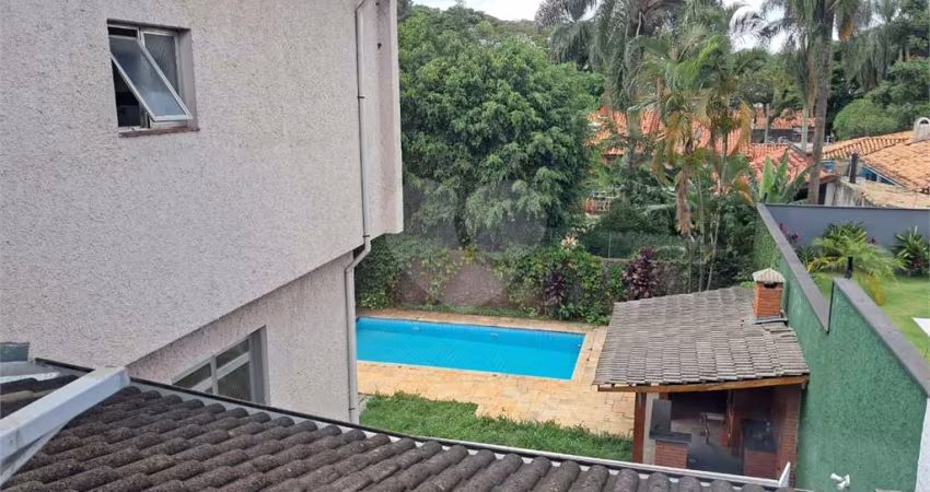 Sobrado com 4 quartos para locação em Interlagos - SP