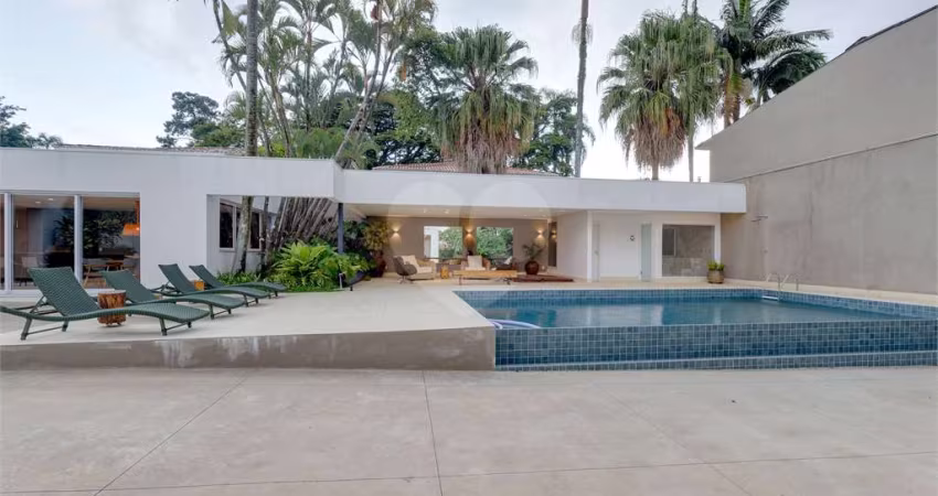 Casa térrea com 4 quartos à venda em Santo Amaro - SP