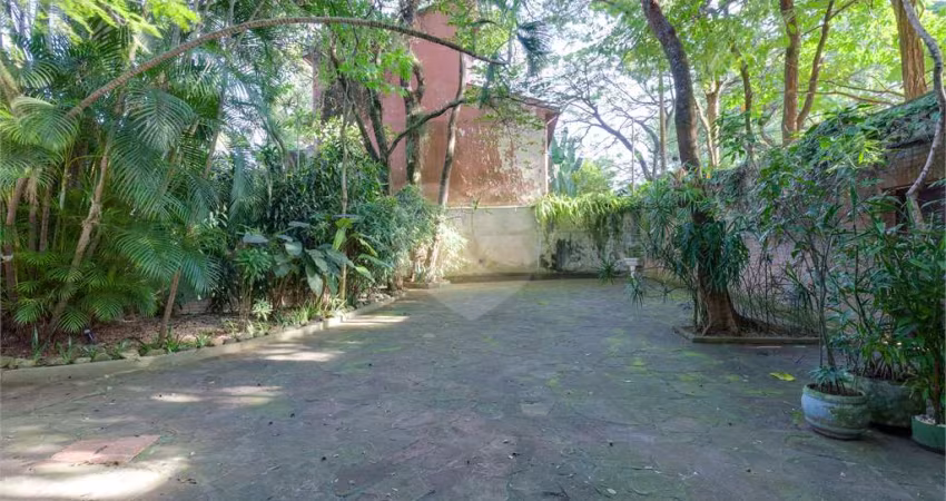 Casa térrea com 5 quartos à venda em Santo Amaro - SP