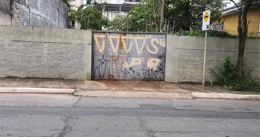 Terreno à venda na Rua Cambé, Alto da Boa Vista, São Paulo