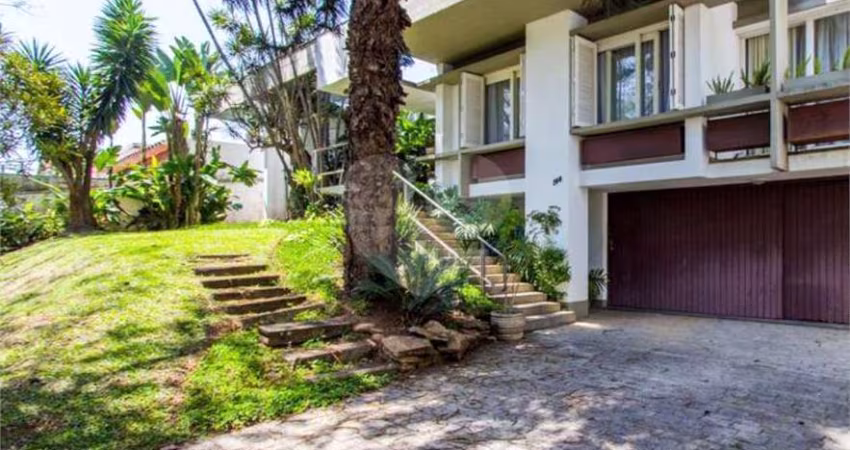 Casa térrea com 4 quartos para locação em Granja Julieta - SP