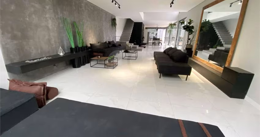 Sobrado com 4 quartos para locação em Jardim Marajoara - SP