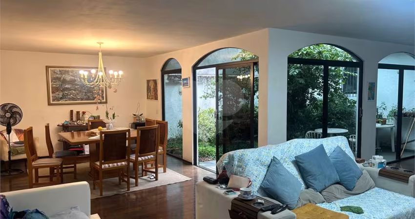 Casa térrea com 3 quartos à venda em Jardim Santo Amaro - SP