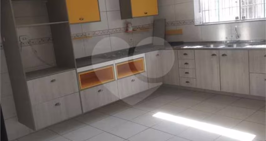 Casa térrea com 3 quartos à venda em Vila Congonhas - SP