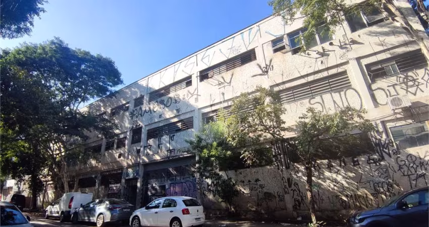 Galpão à venda ou para locação em Vila Sofia - SP