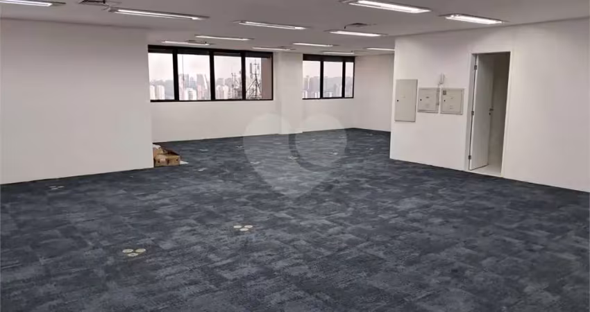 Sala comercial à venda na Avenida Adolfo Pinheiro, Santo Amaro, São Paulo