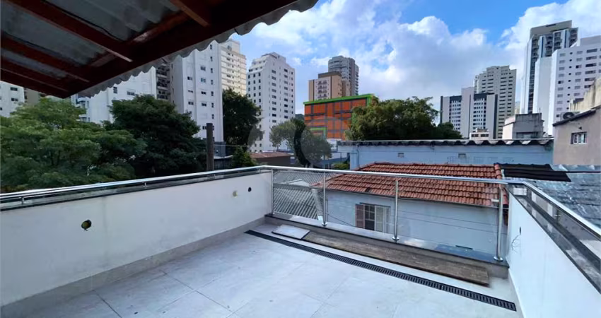 Casa de vila com 2 quartos para locação em Indianópolis - SP