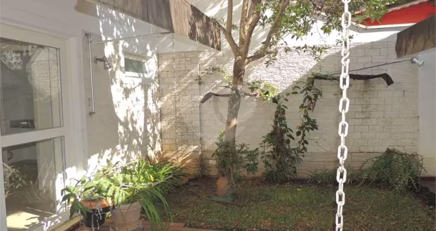 Casa de vila com 2 quartos à venda ou para locação em jardim das acácias - sp
