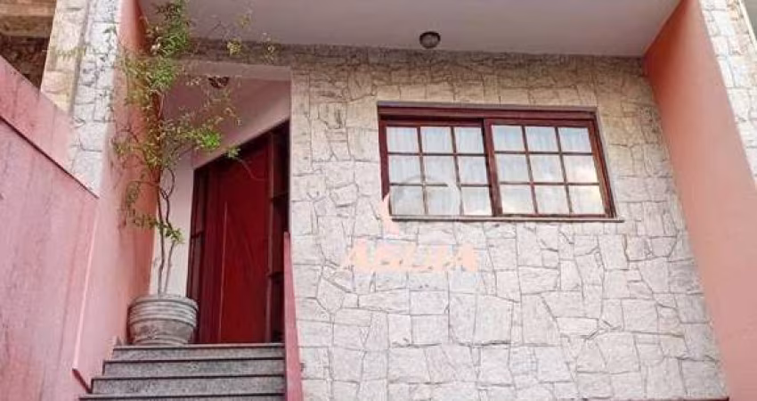 Sobrado com 3 dormitórios à venda, 245 m² por R$ 900.000 - Bangu - Santo André/SP