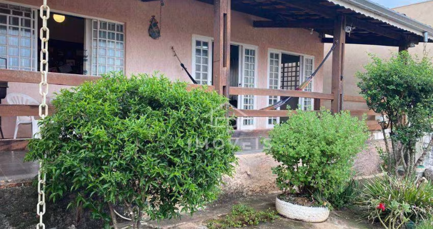 LINDA CASA COM VARANDA E BELISSIMA VISTA