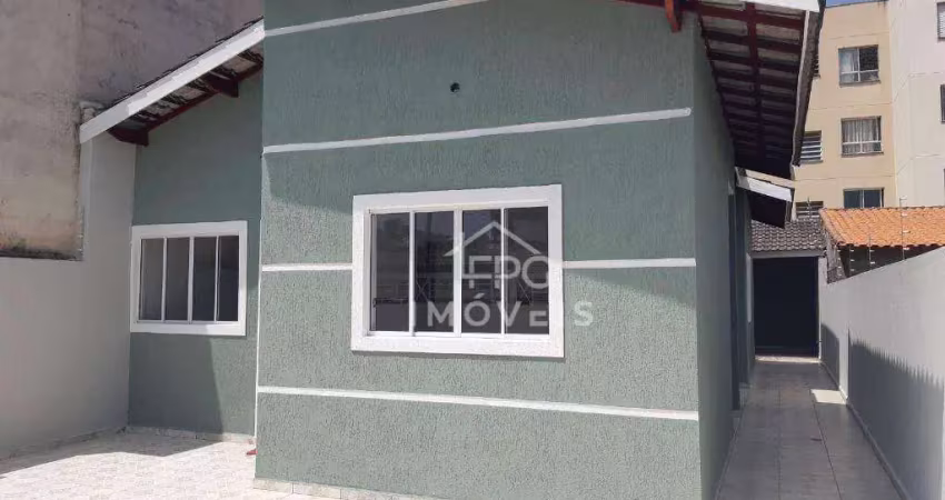 Oportunidade casa com 2 suítes, área gourmet com garagem para 2 carros , ótima localização.
