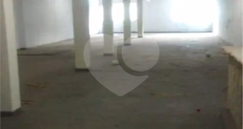 Prédio inteiro à venda em Brás - SP