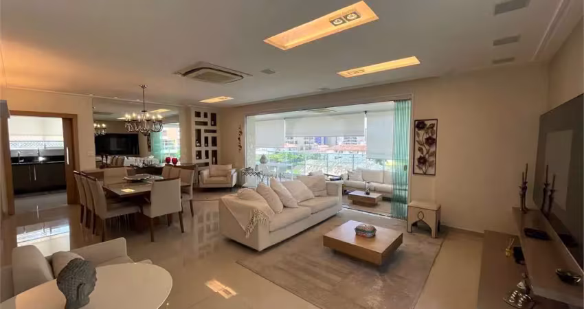 Apartamento com 4 quartos à venda ou para locação em Embaré - SP