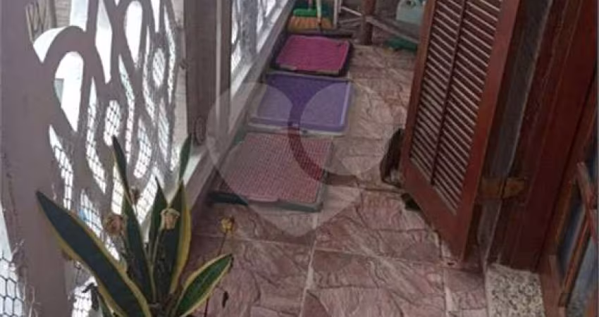 Casa de vila com 3 quartos à venda em Vila Nhocune - SP