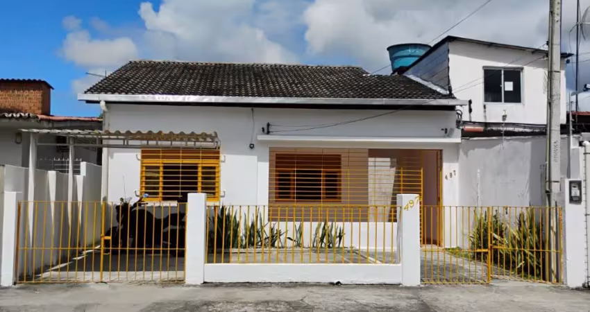 Casa com 3 quartos para alugar na Rua Manoel Azevedo, 497, Iputinga, Recife