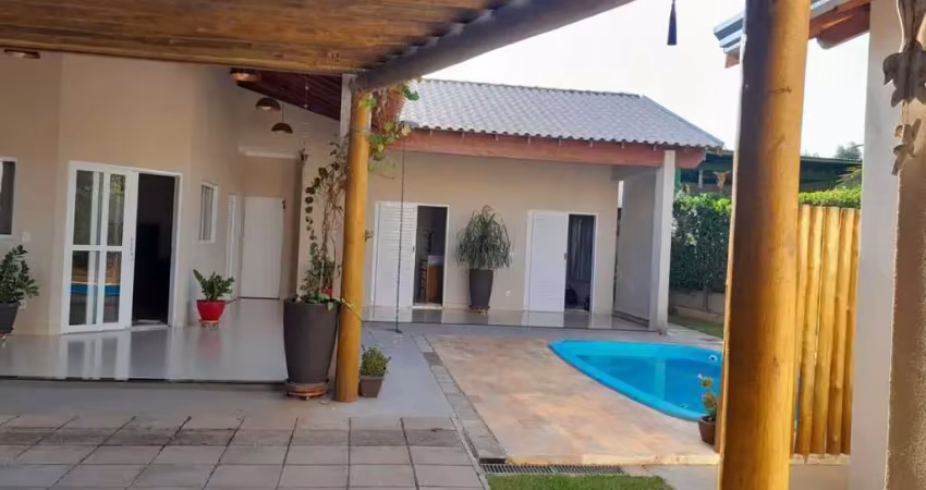 Rancho com 3 dormitórios à venda, 242 m² por R$ 968.000 - Condomínio Villagio Colombo - Mendonça/SP