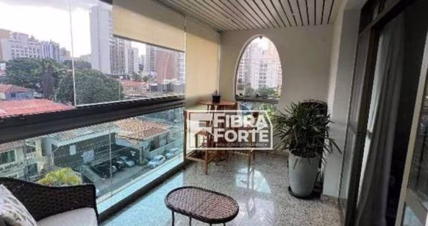 Cambui com 212 metros úteis , 4 vagas e muito charme, próximo à Norte Sul