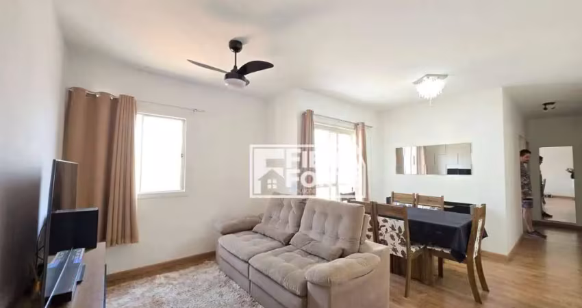 Lindo apartamento próximo Avenida das Amoreiras com 3 quartos sendo 1 suite