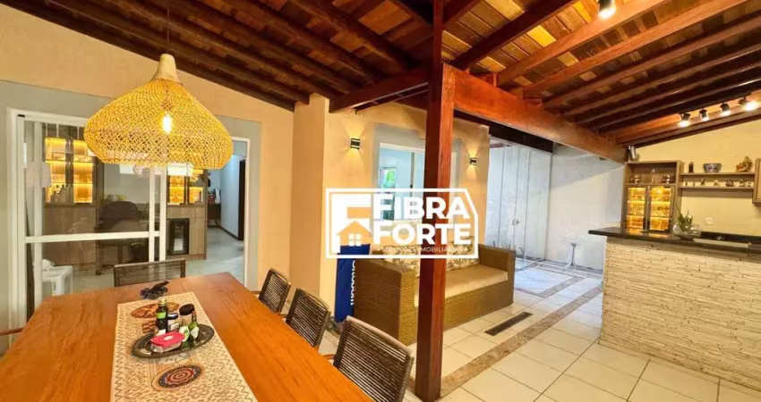 Casa para venda e locação em condomínio no bairro Santa Candida.