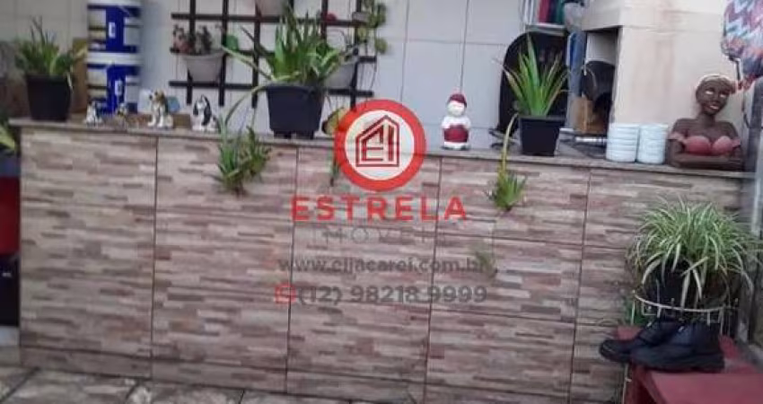 Imperdível casa à venda em Jacareí-SP, bairro Jardim São José: 3 quartos, 1 suíte, 2 banheiros, 3 vagas, 126m². Confira!