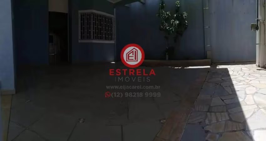 Imóvel de luxo no Jardim América, Jacareí-SP: casa com 4 quartos, 1 suíte, 2 banheiros e 4 vagas de garagem!
