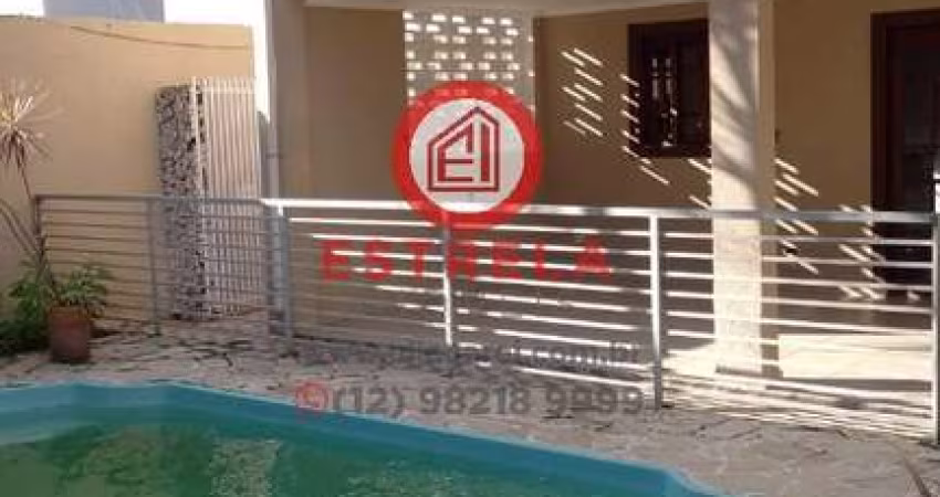 Aluguel de Residência de Alto Padrão em Jacareí-SP, 3 Quartos, 1 Suíte, 2 Salas, 2 Banheiros, 3 Vagas de Garagem, 250m².