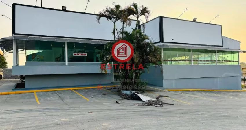 Excelente oportunidade de ponto comercial para locação no Parque Meia Lua, Jacareí-SP: 5 salas, 2 banheiros, 10 vagas de garagem, 800m²!