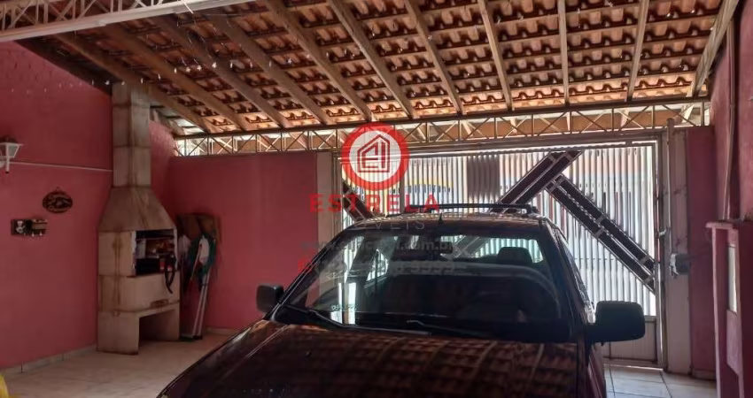 Imperdível: Casa à venda em Jacareí-SP, no bairro Parque Califórnia, com 2 quartos, 1 suíte, 1 banheiro, 2 vagas de garagem e 141m².