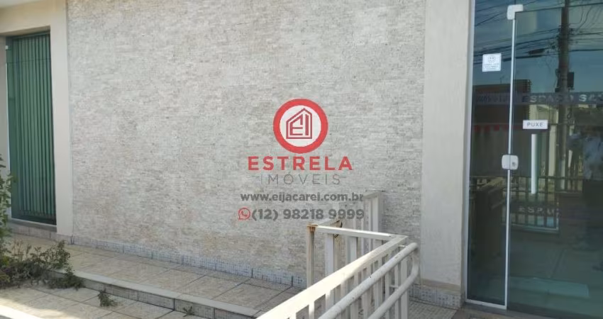 Aluguel de Ponto Comercial em Jacareí-SP, Vila Pinheiro: 05 Salas, 03 Banheiros, 120,25m² de Área!