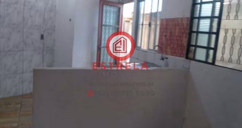 Aluguel de Casa no Jardim Maria Amélia, Jacareí-SP: 1 quarto, 1 sala, cozinha,1 banheiro, 42m² de conforto!