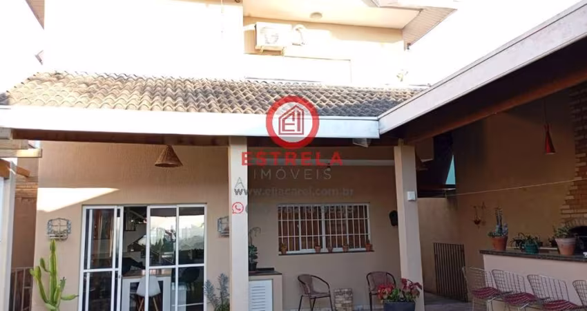 Imperdível! Casa à venda em Jacareí-SP, Jardim Terras de Santa Helena - 3 quartos, 1 suíte, 1 sala, 3 banheiros, 2 vagas, 220m².