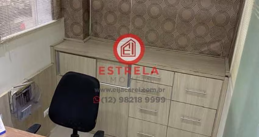 Sala Comercial em Condomínio no Centro de Jacareí - 30m²