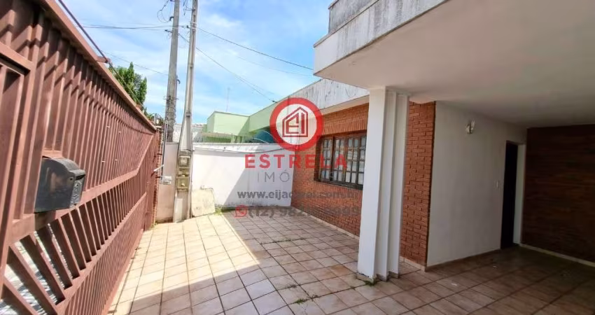 Casa 3 quartos no Centro de Jacareí - Jd. Mesquita