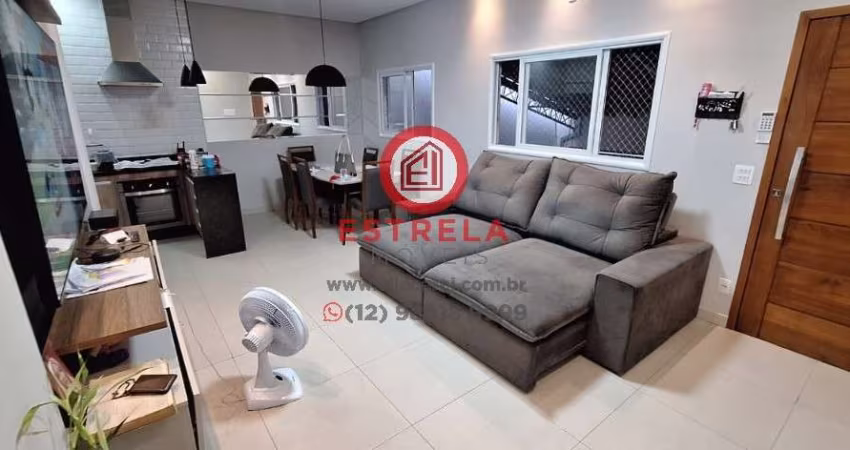 Casa à venda em Jacareí-SP: 3 quartos, 1 suíte, 1 sala, 1 banheiro, 2 vagas de garagem, 120 m² no Loteamento Villa Branca.