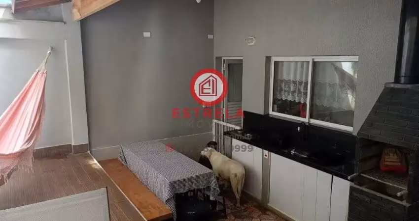 Casa com 2 quartos à venda na Rua São Lucas, Centro, Jacareí